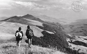 Bieszczady, widok z Połoniny Wetlińskiej na Połoninę Caryńską, 1952r.