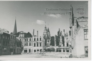 Głubczyce. Ruiny rynku i wieże kościołów